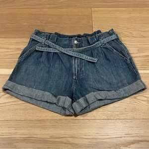 Hollister High-Rise Mom Short 3”, Size 9 or w29